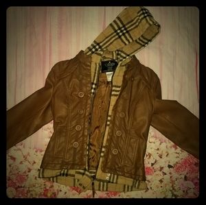 Light weight jacket by Carmin